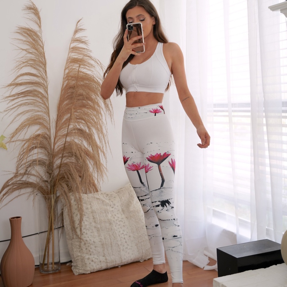 Luxe white floral print leggings